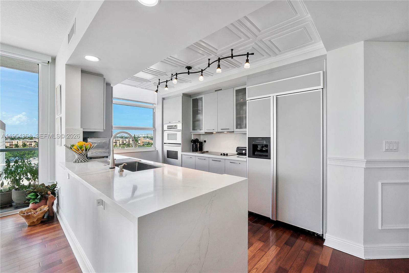 PORT CONDO - Residential