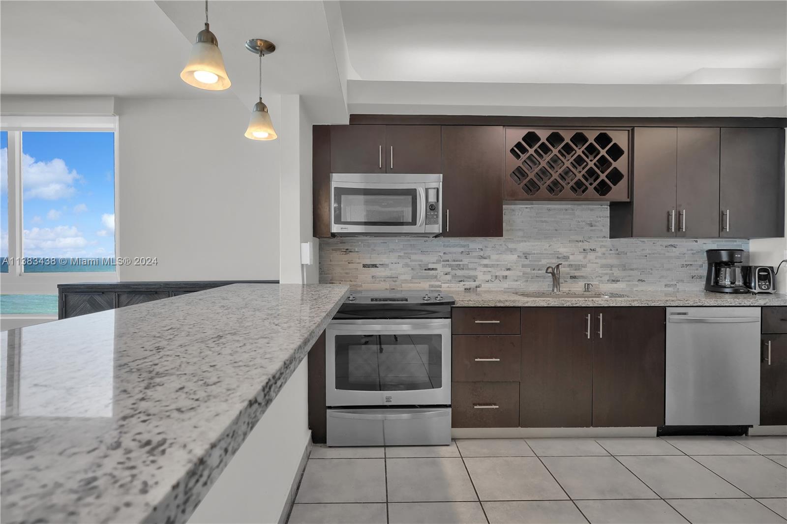 THE CARRIAGE HOUSE CONDO - Residential