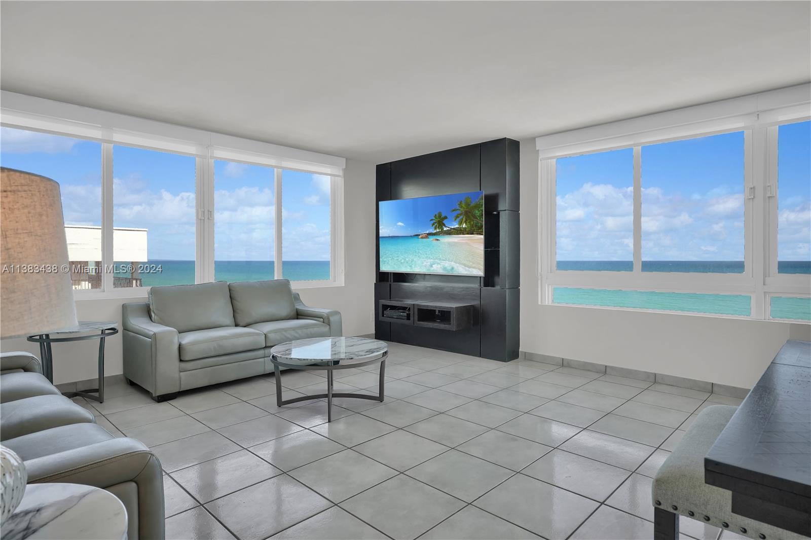 THE CARRIAGE HOUSE CONDO - Residential
