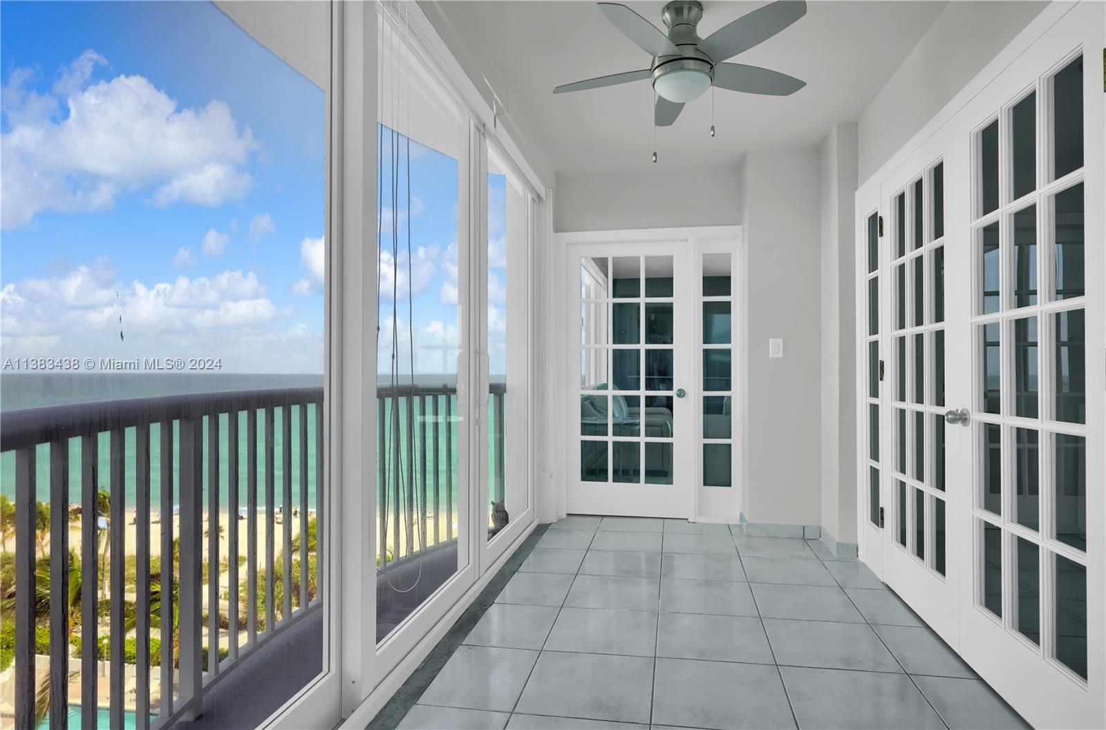 THE CARRIAGE HOUSE CONDO - Residential