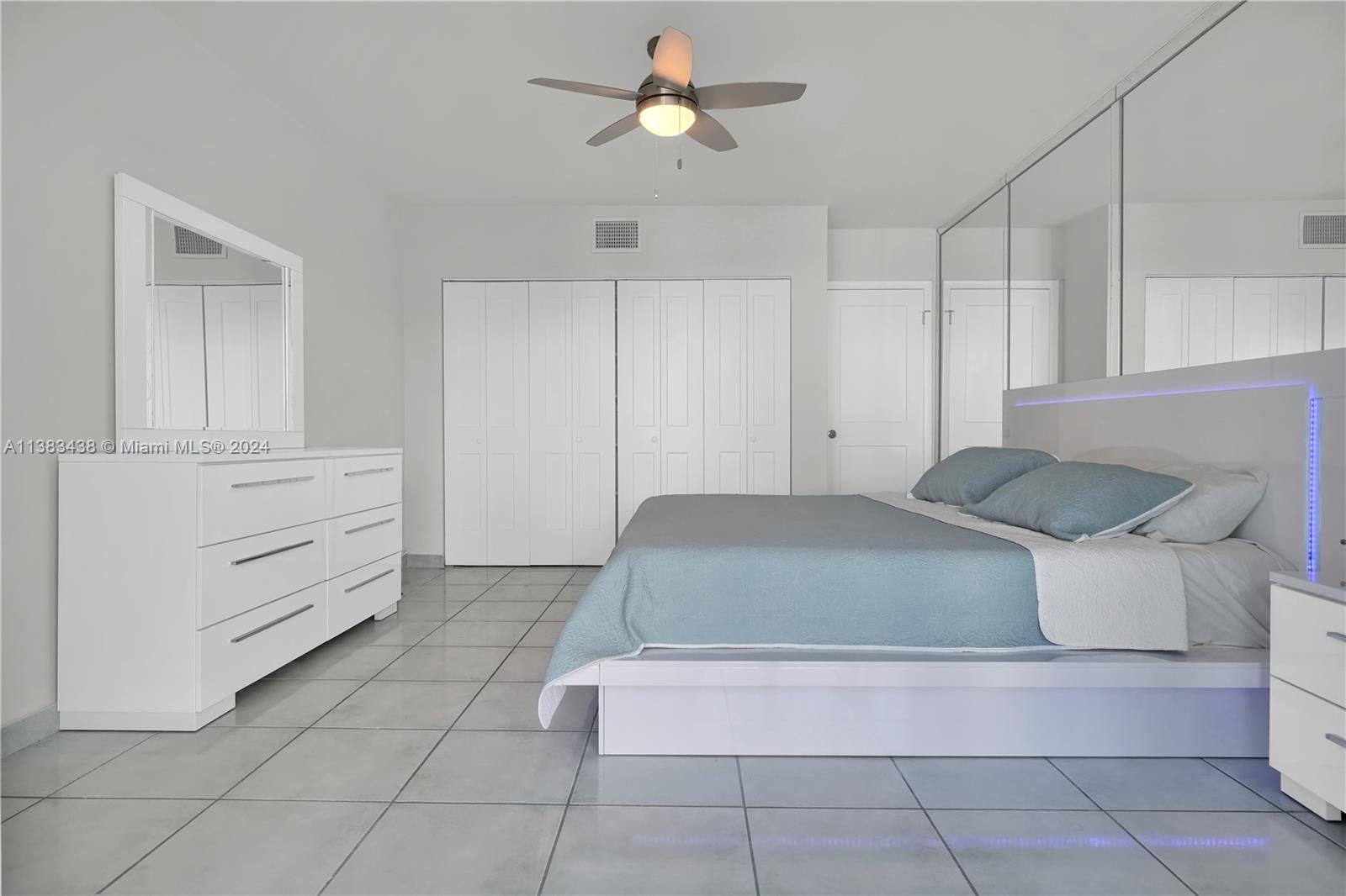 THE CARRIAGE HOUSE CONDO - Residential