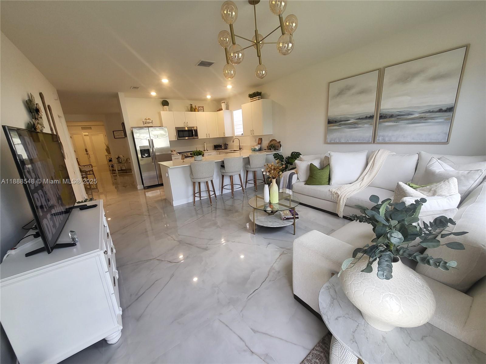 PARADISE PINES - Residential