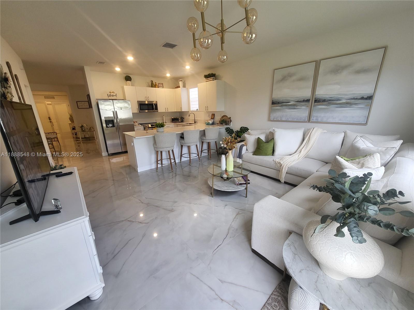 PARADISE PINES - Residential