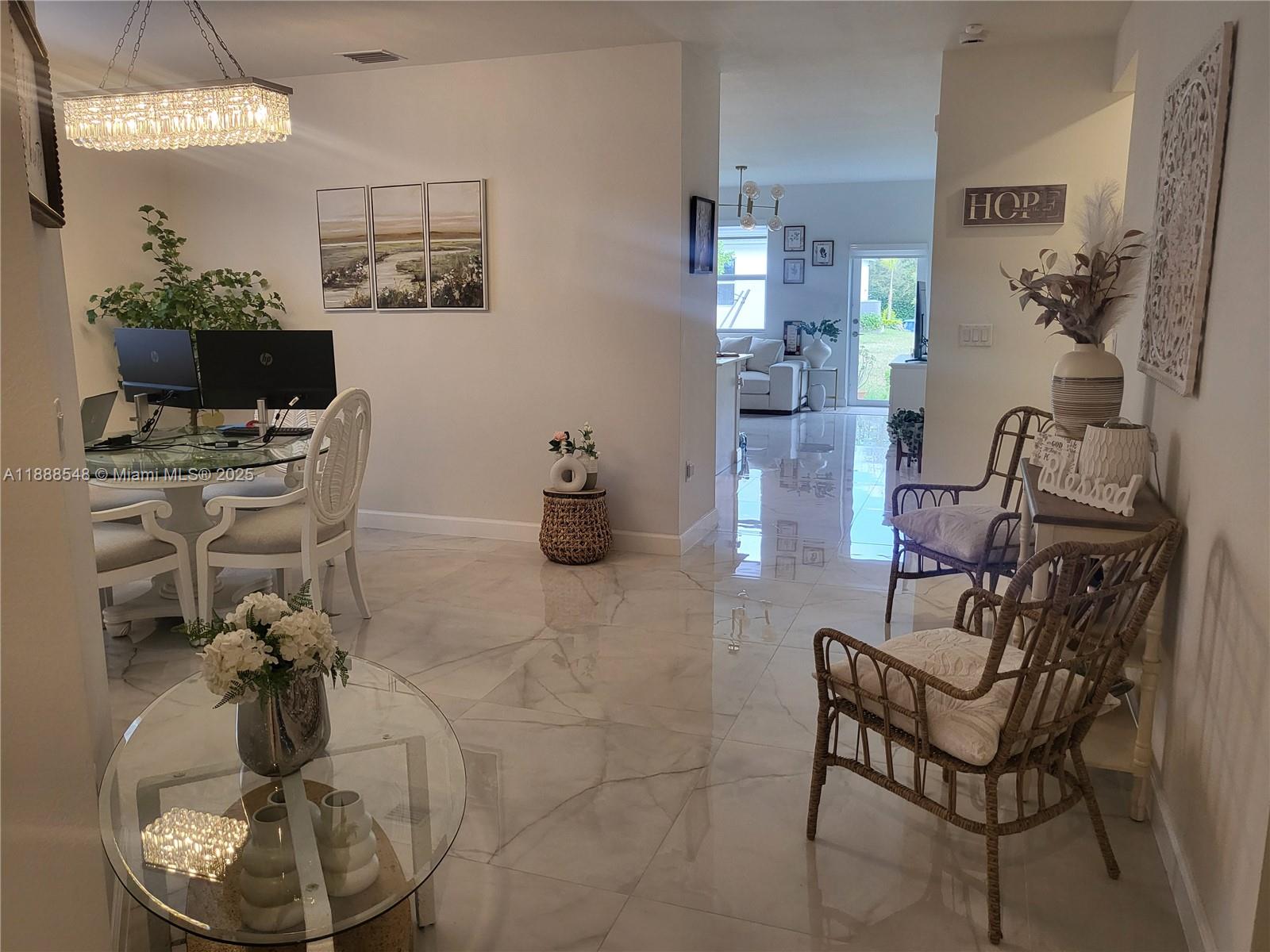 PARADISE PINES - Residential