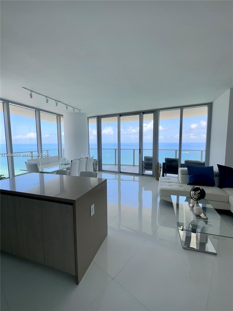 4111 S Ocean Dr 2902