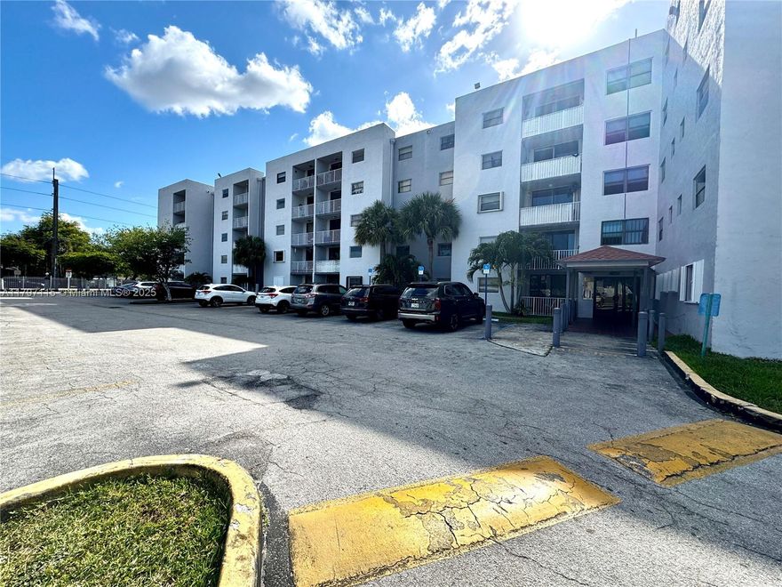 2/2 with laundry inside, low Condo fee, perfect investment property in the desired area of Fontainebleau, few blocks from Walmart and close to all mayor highways. Property is RENTED until 08/03/2026 paying $2150 per month.