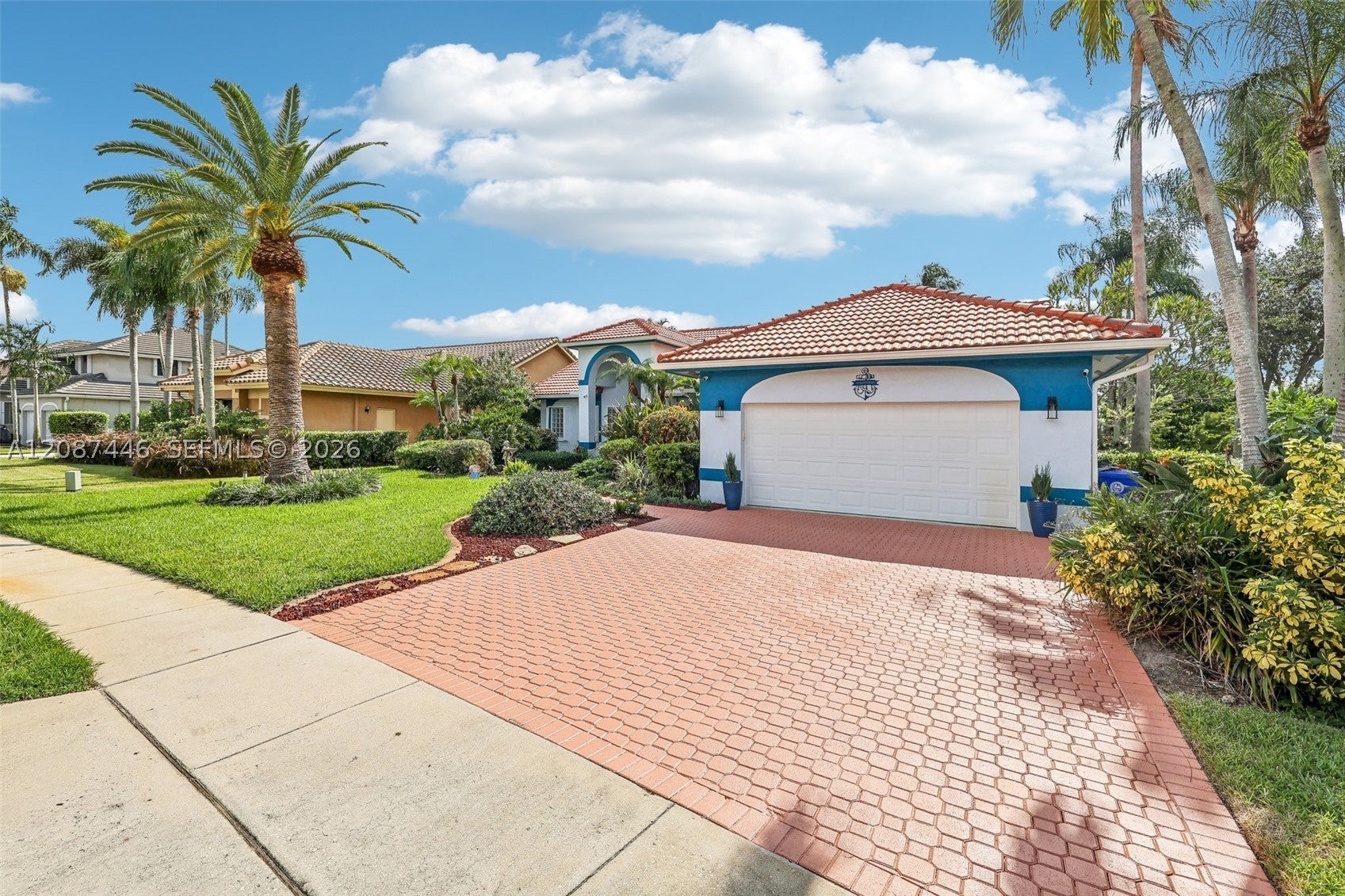 View photos, virtual tours, details... 560 W Cypress Pointe Dr W
