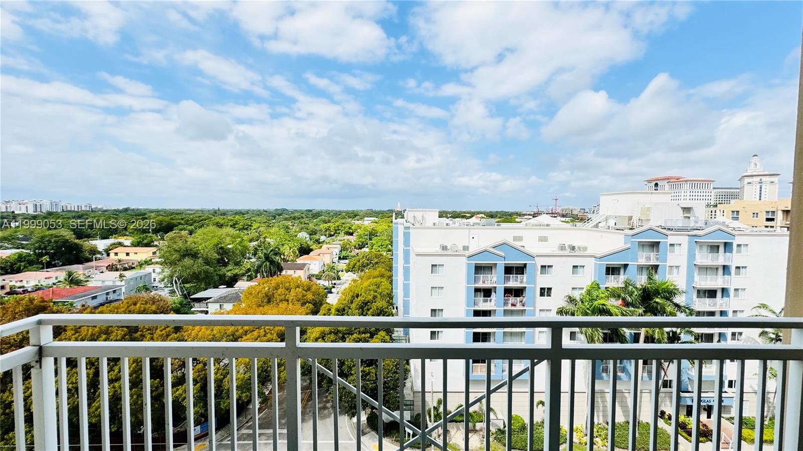 DA VINCI ON DOUGLAS A CON - Residential Lease