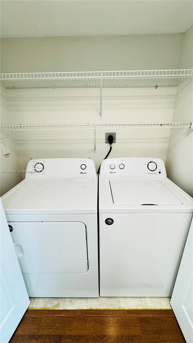 DA VINCI ON DOUGLAS A CON - Residential Lease