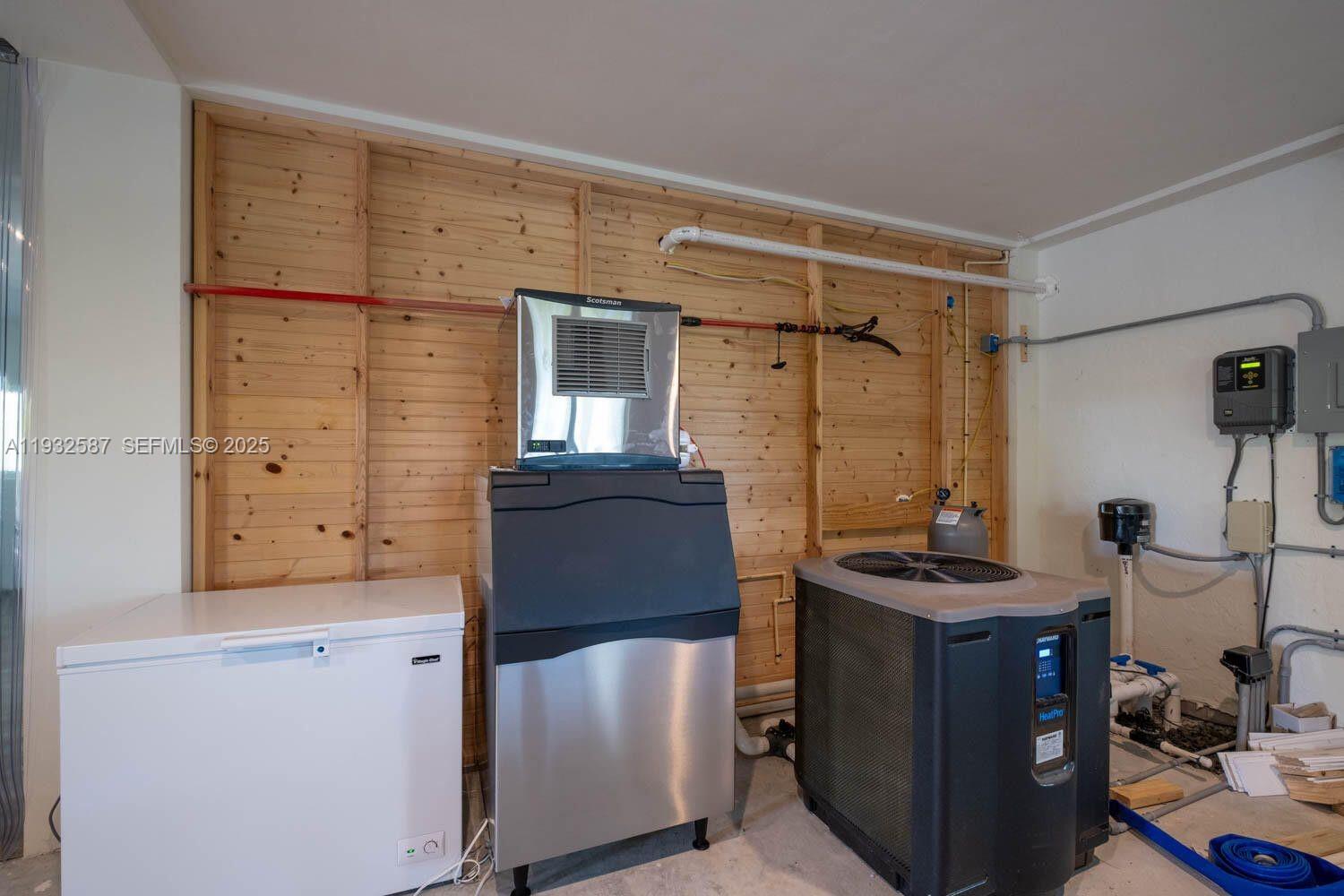 SUNRISE ISLE - Residential