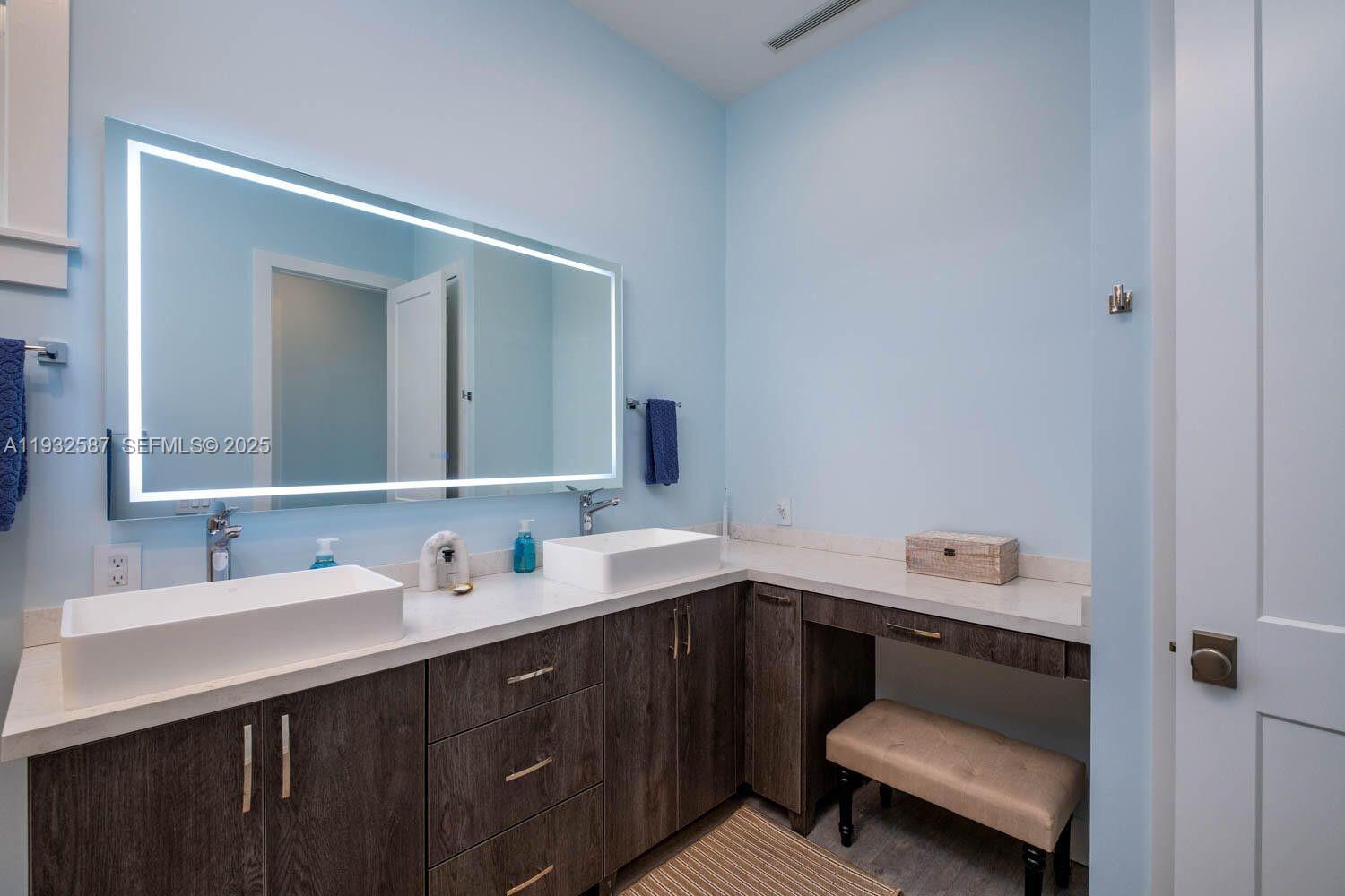 SUNRISE ISLE - Residential