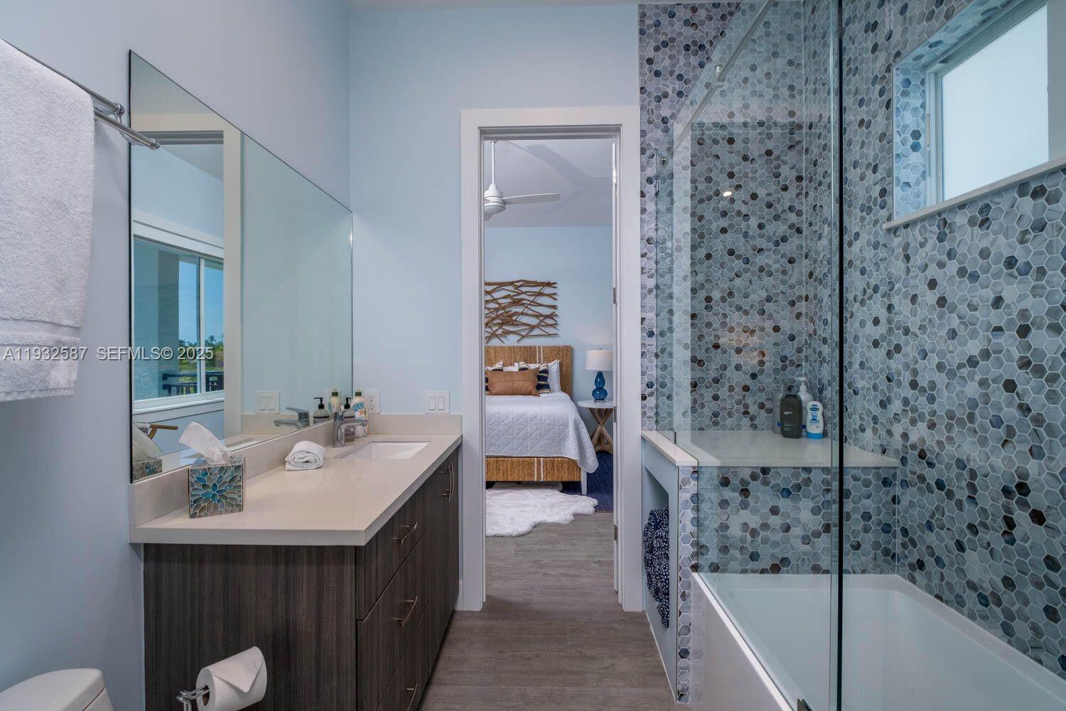 SUNRISE ISLE - Residential