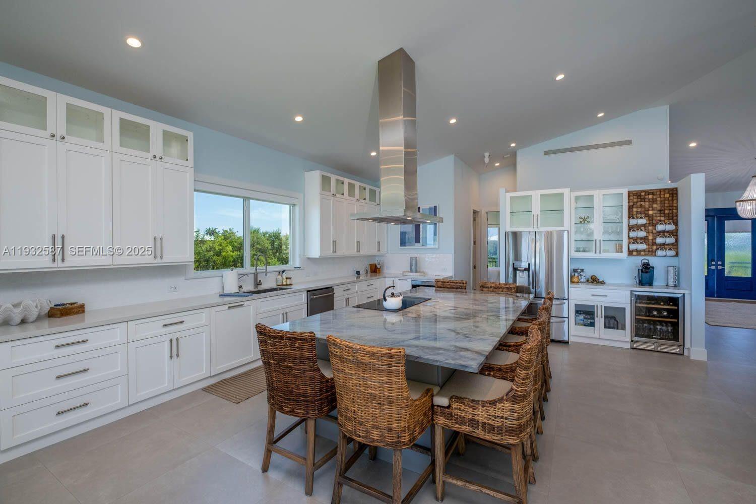 SUNRISE ISLE - Residential