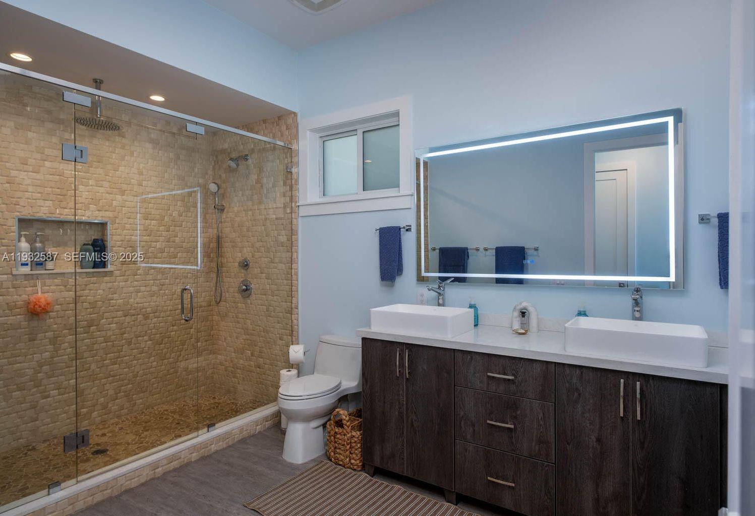 SUNRISE ISLE - Residential