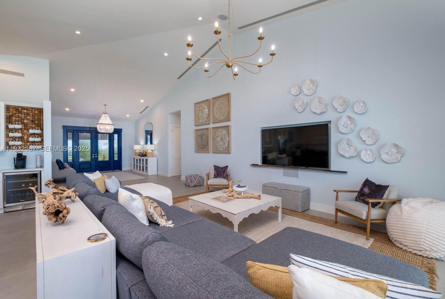 SUNRISE ISLE - Residential