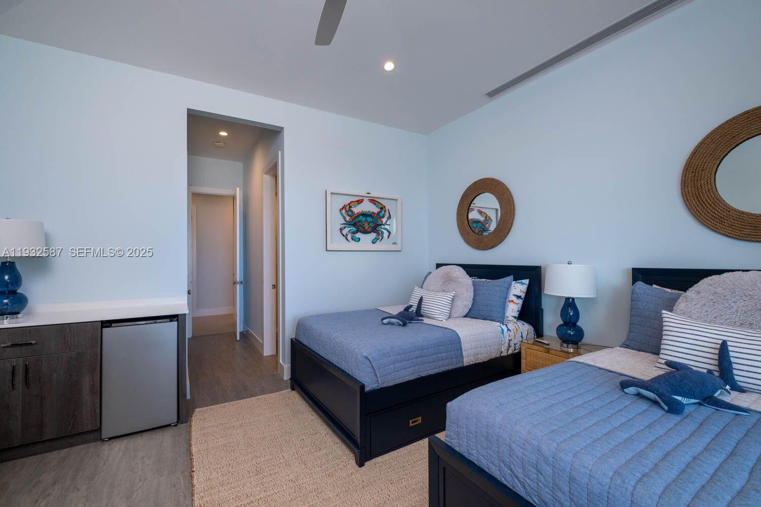 SUNRISE ISLE - Residential