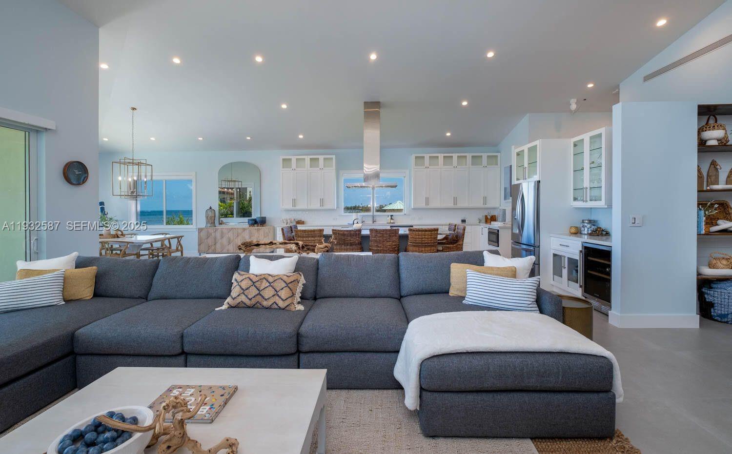 SUNRISE ISLE - Residential