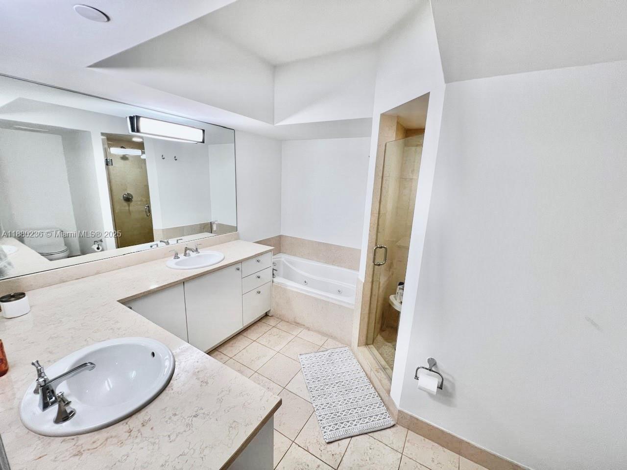 TURNBERRY VLG NO TOWER CO - Residential Lease
