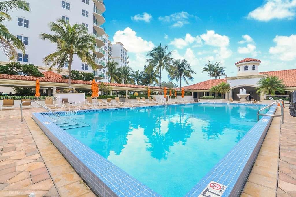 TURNBERRY VLG NO TOWER CO - Residential Lease