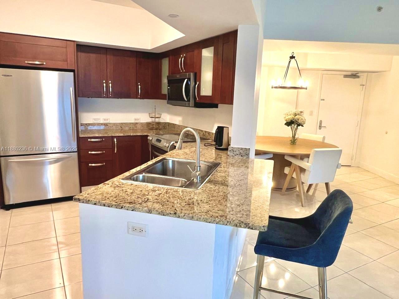 TURNBERRY VLG NO TOWER CO - Residential Lease