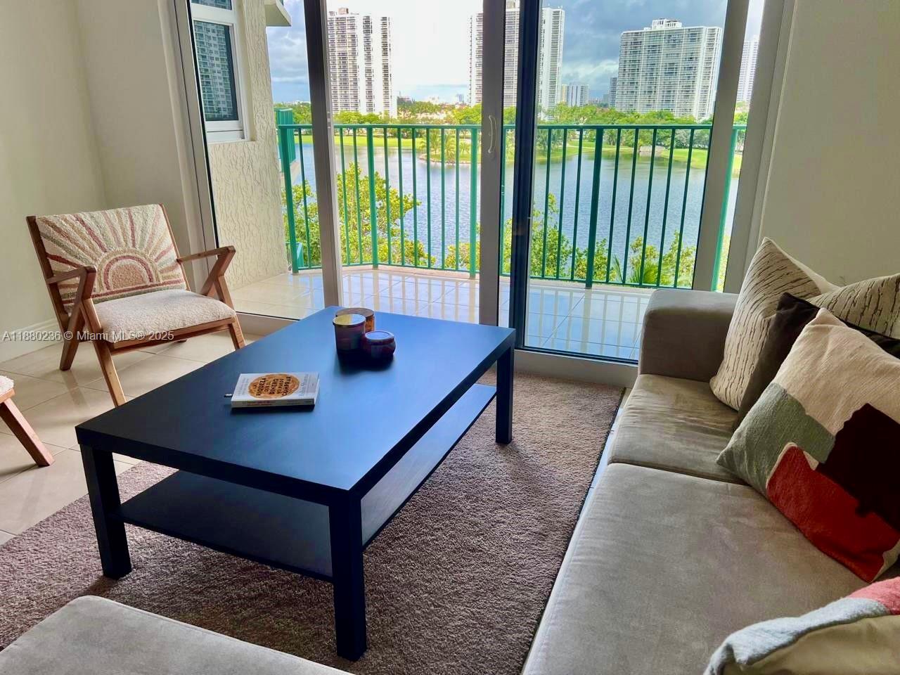 TURNBERRY VLG NO TOWER CO - Residential Lease