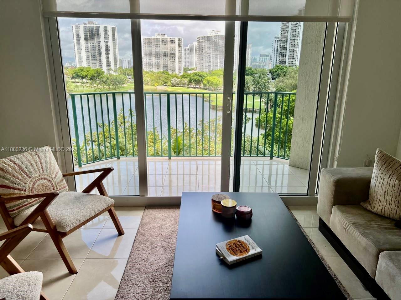 TURNBERRY VLG NO TOWER CO - Residential Lease