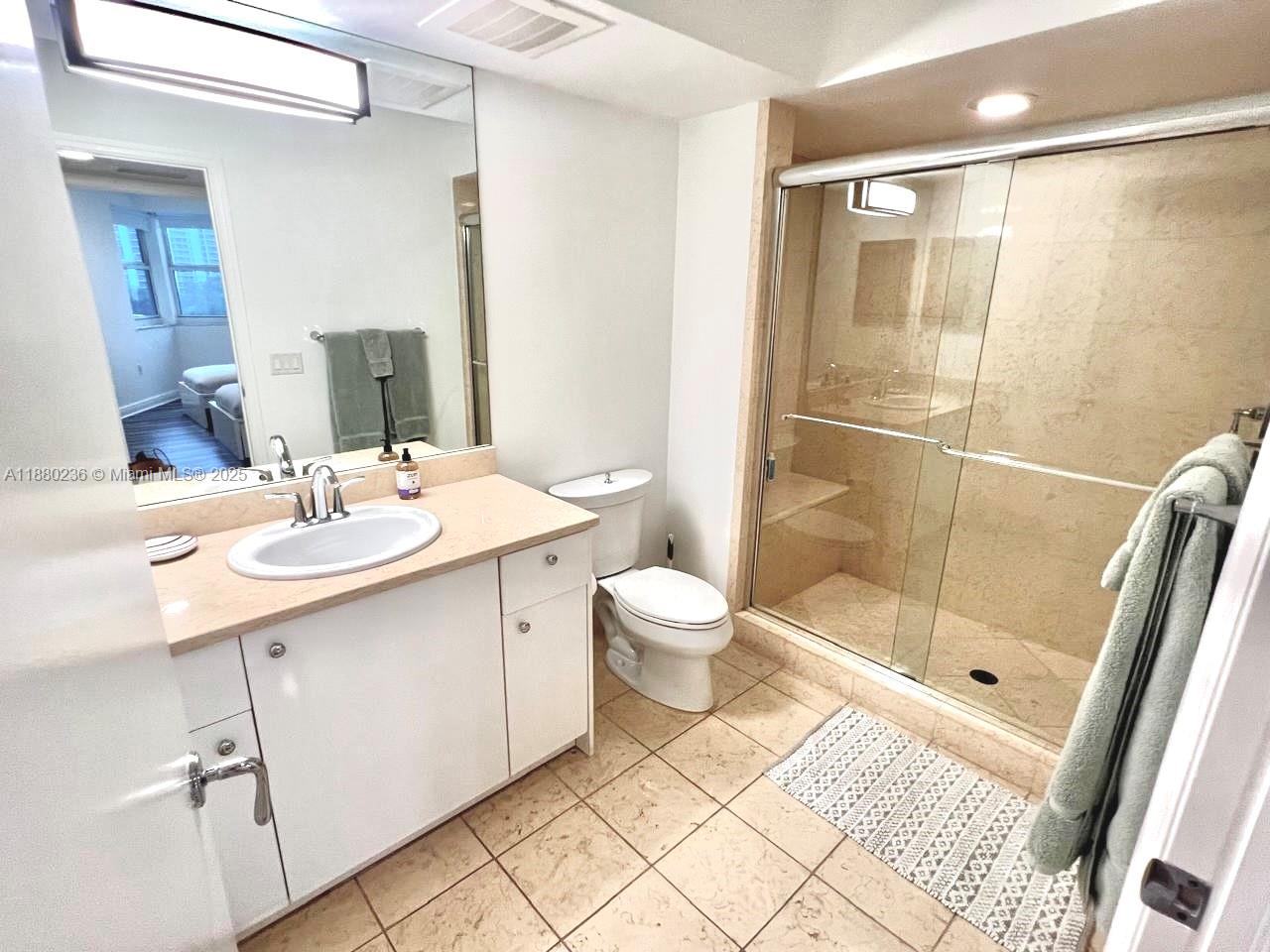 TURNBERRY VLG NO TOWER CO - Residential Lease