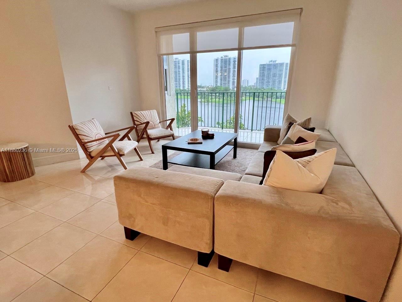 TURNBERRY VLG NO TOWER CO - Residential Lease