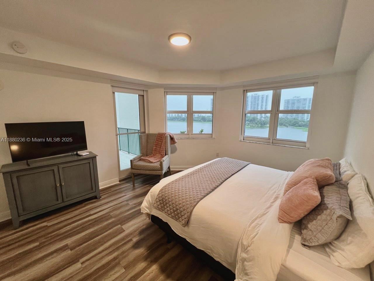 TURNBERRY VLG NO TOWER CO - Residential Lease