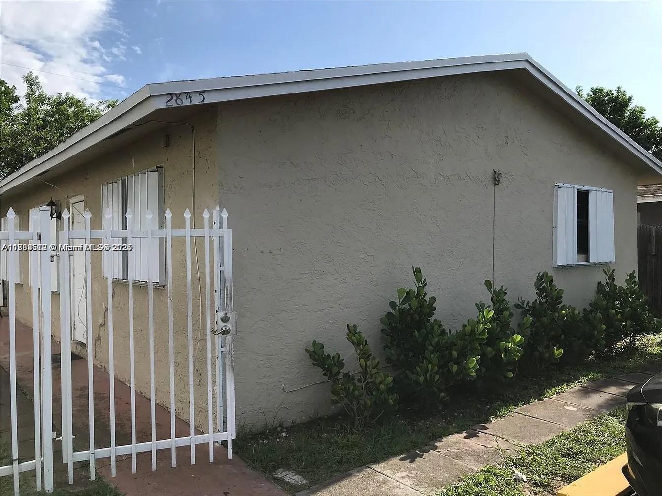 2845 NW 13th Ct 1-2