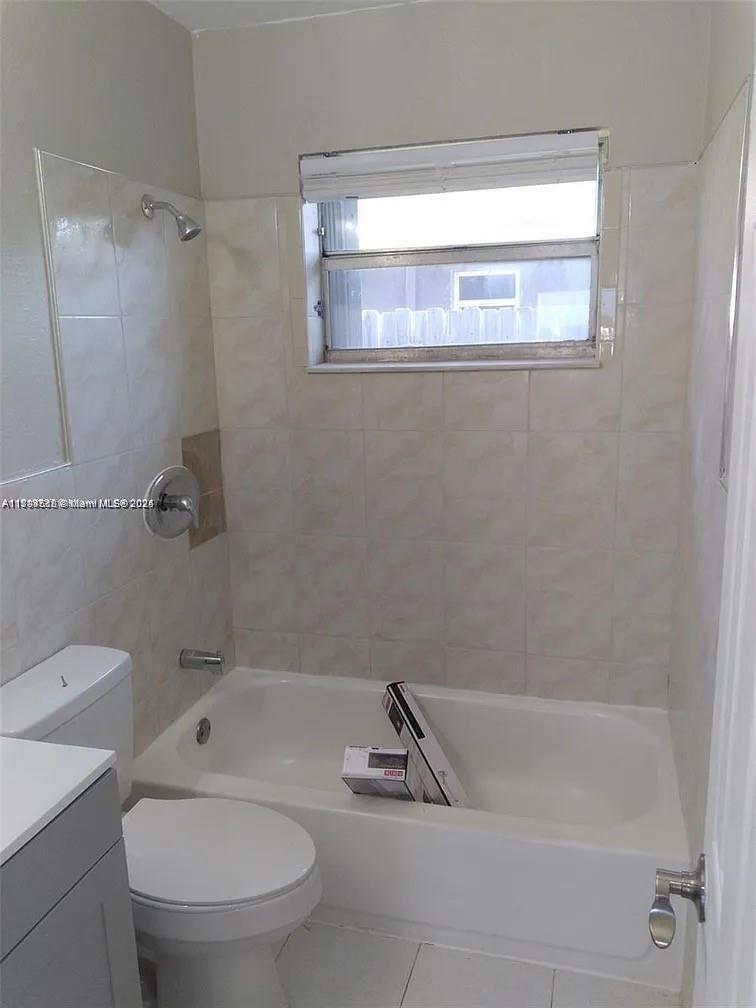 2845 NW 13th Ct 1-2
