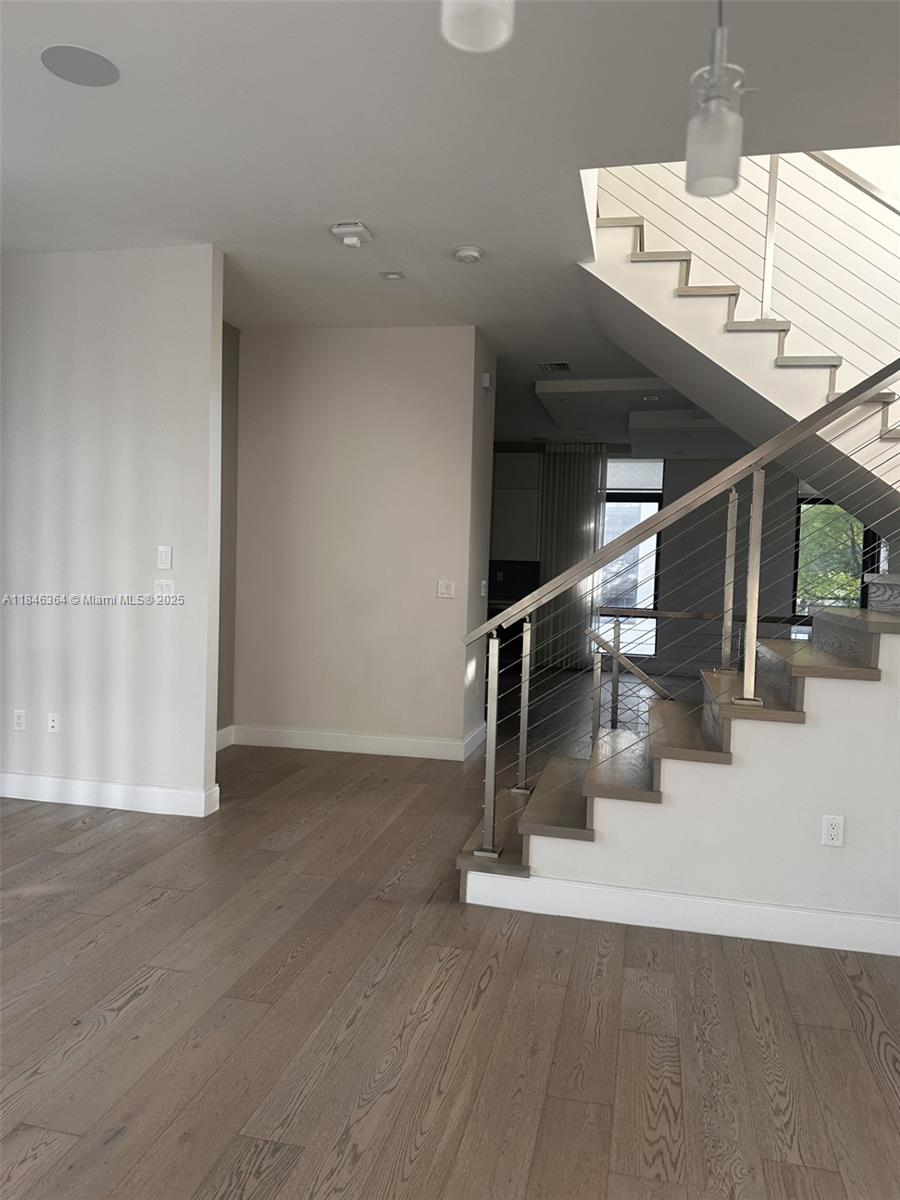 DOWNTOWN DORAL SOUTH PHASE - Residential Lease