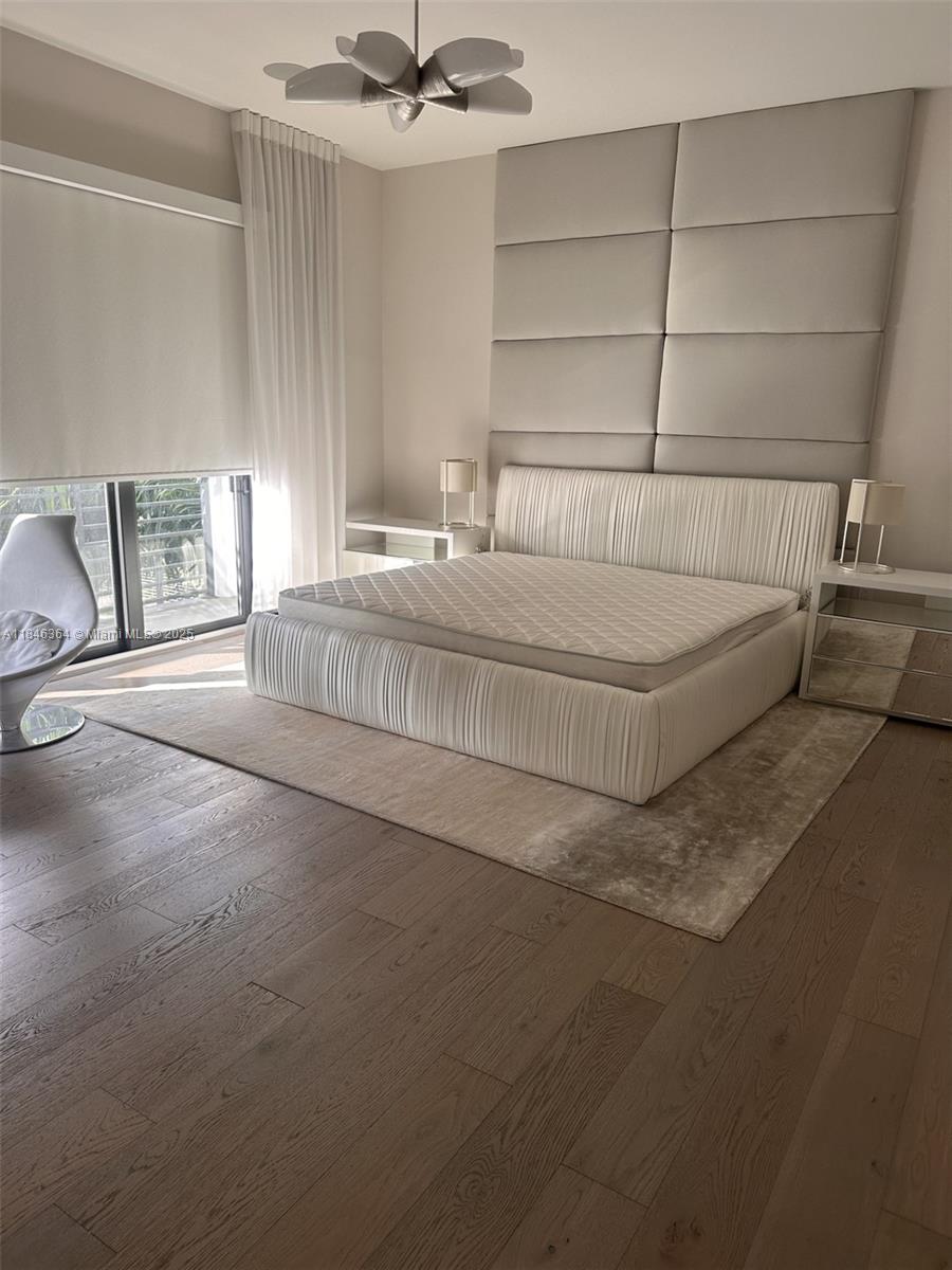 DOWNTOWN DORAL SOUTH PHASE - Residential Lease