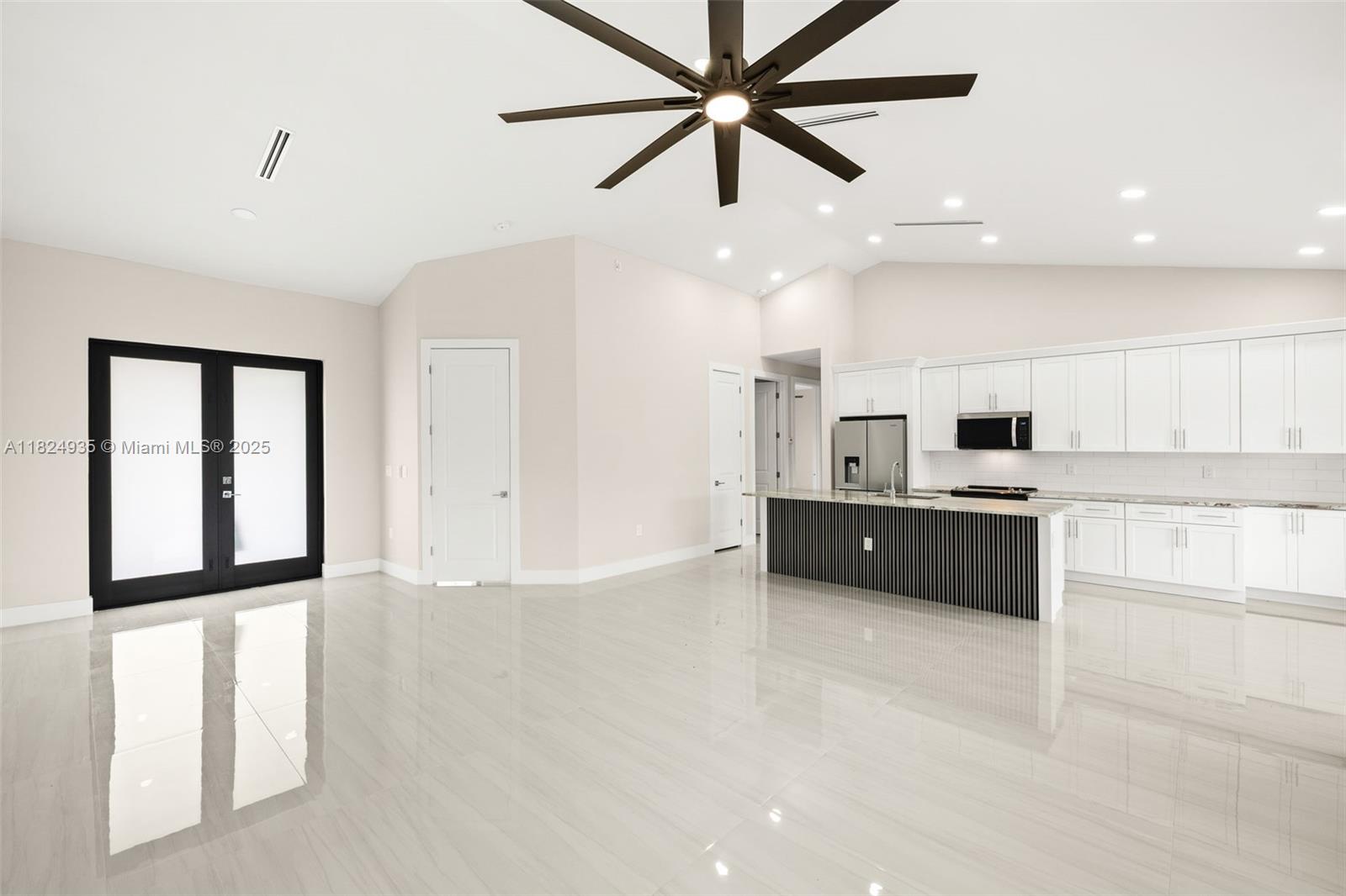 225 NE 8th Terr