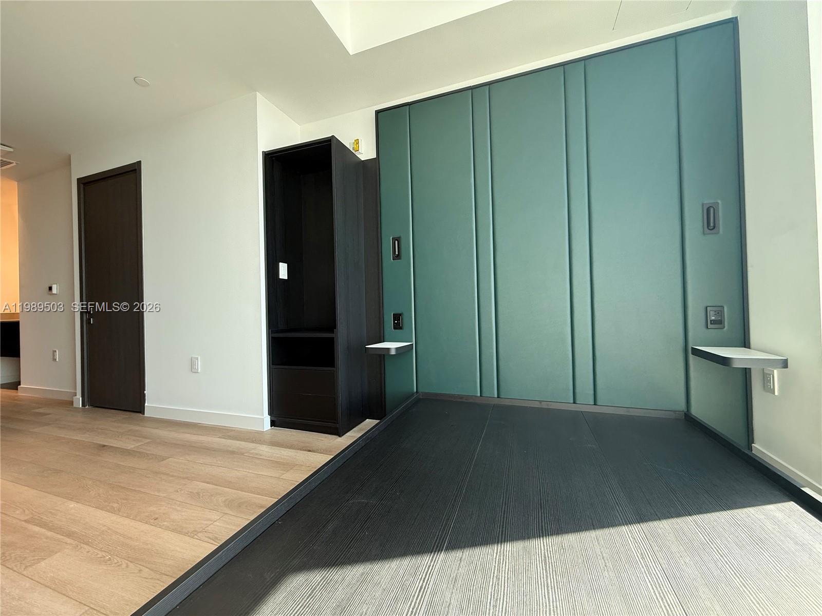 E11EVEN HOTEL - Residential