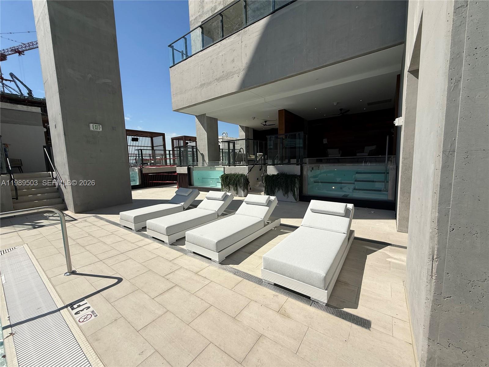 View photos, virtual tours, details... 20 NE 11th ST 3212b