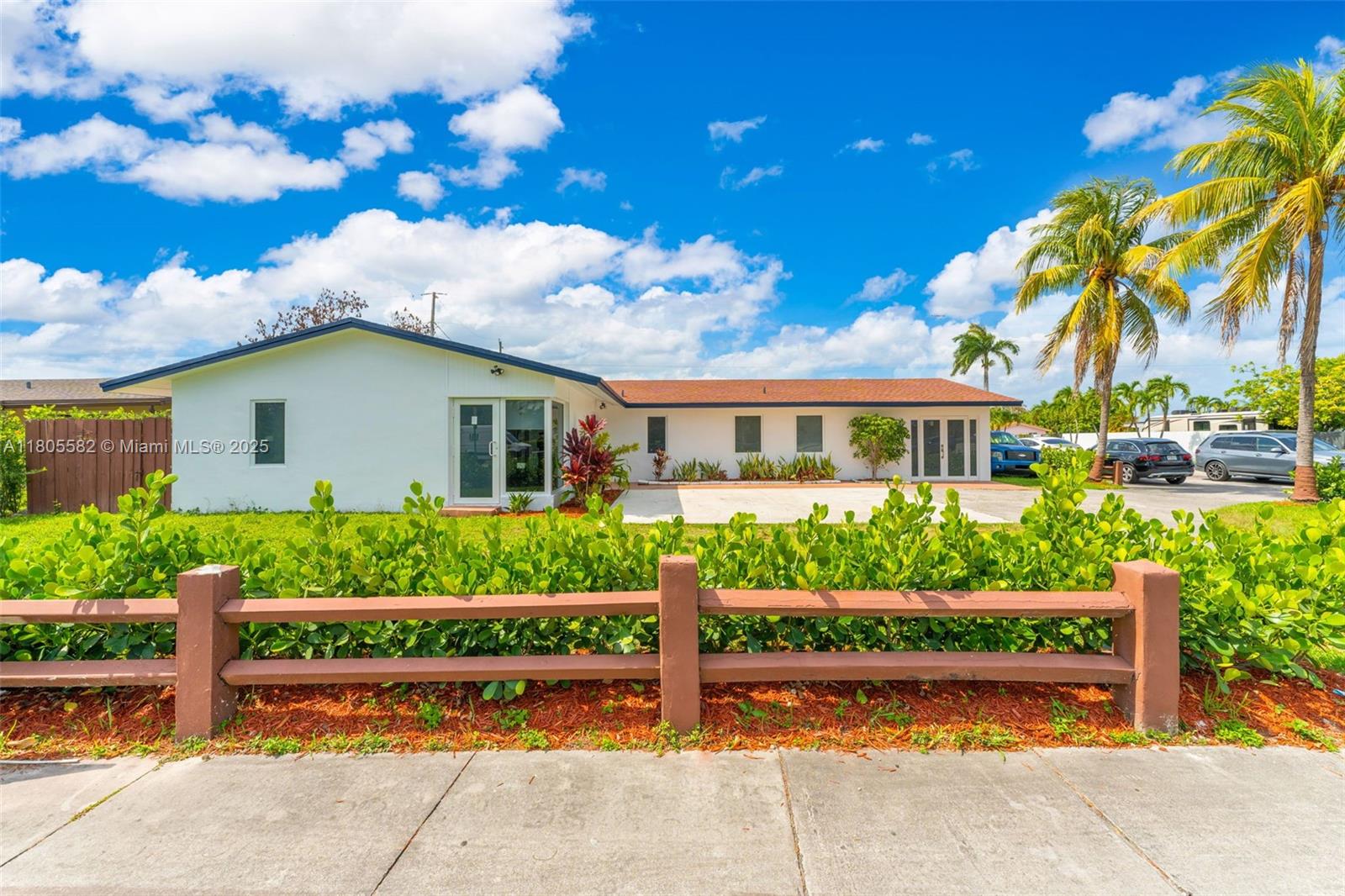 12205 Sw 42nd St, Miami, Broward County, Florida - 4 Bedrooms  
2 Bathrooms - 