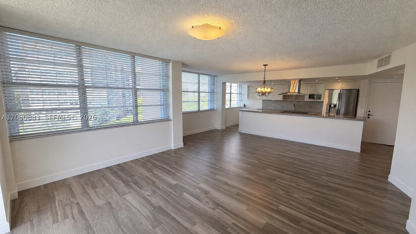 1200 Saint Charles Pl 411