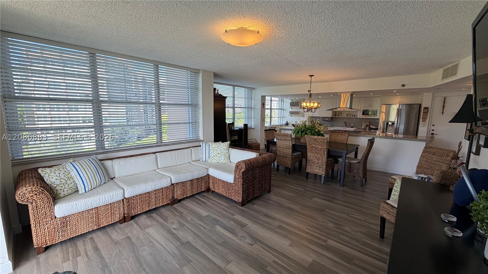 1200 Saint Charles Pl 411