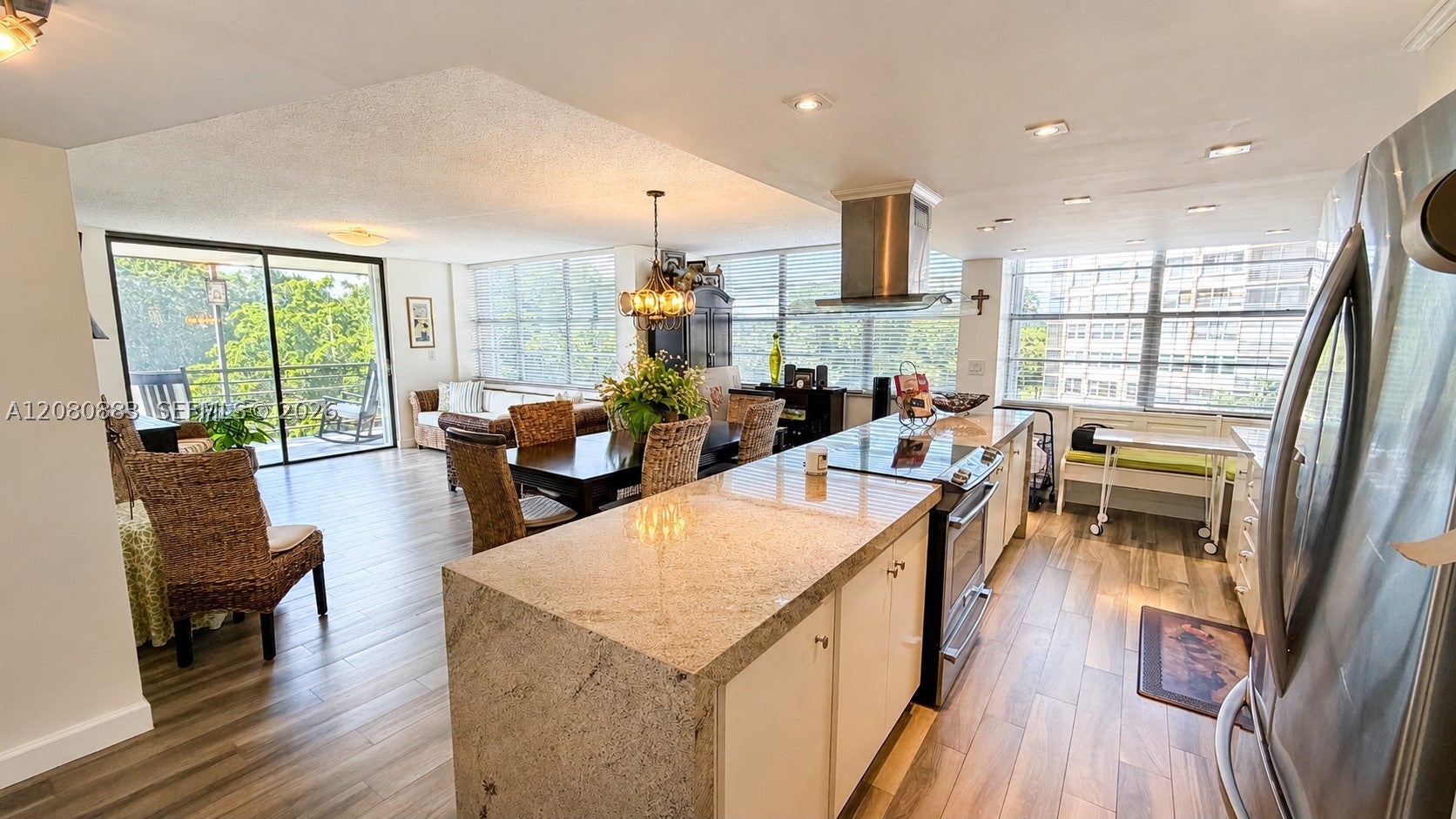 1200 Saint Charles Pl 411