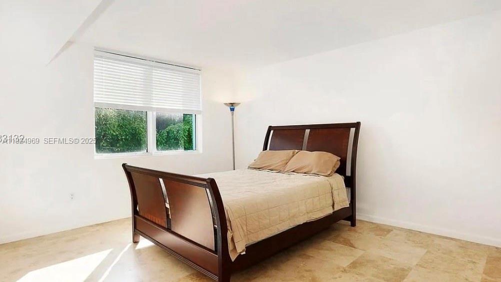 BREEZE CONDO - Residential Lease