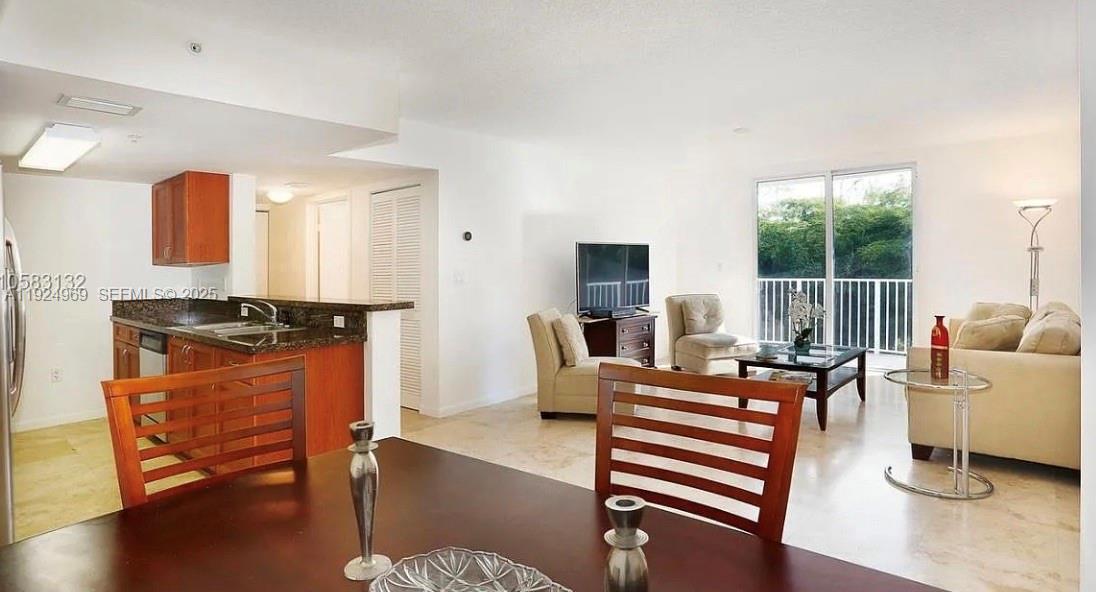 BREEZE CONDO - Residential Lease