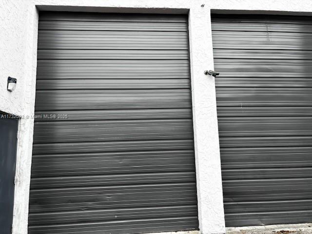 Highly functional 1,437 SF warehouse located in the center of Hialeah. Features 18’5” clear ceiling height, twin-t construction, 14' tall roll-down door, air-conditioned office space. one restroom. No columns. One loading position, 2 parking spaces and visitors.