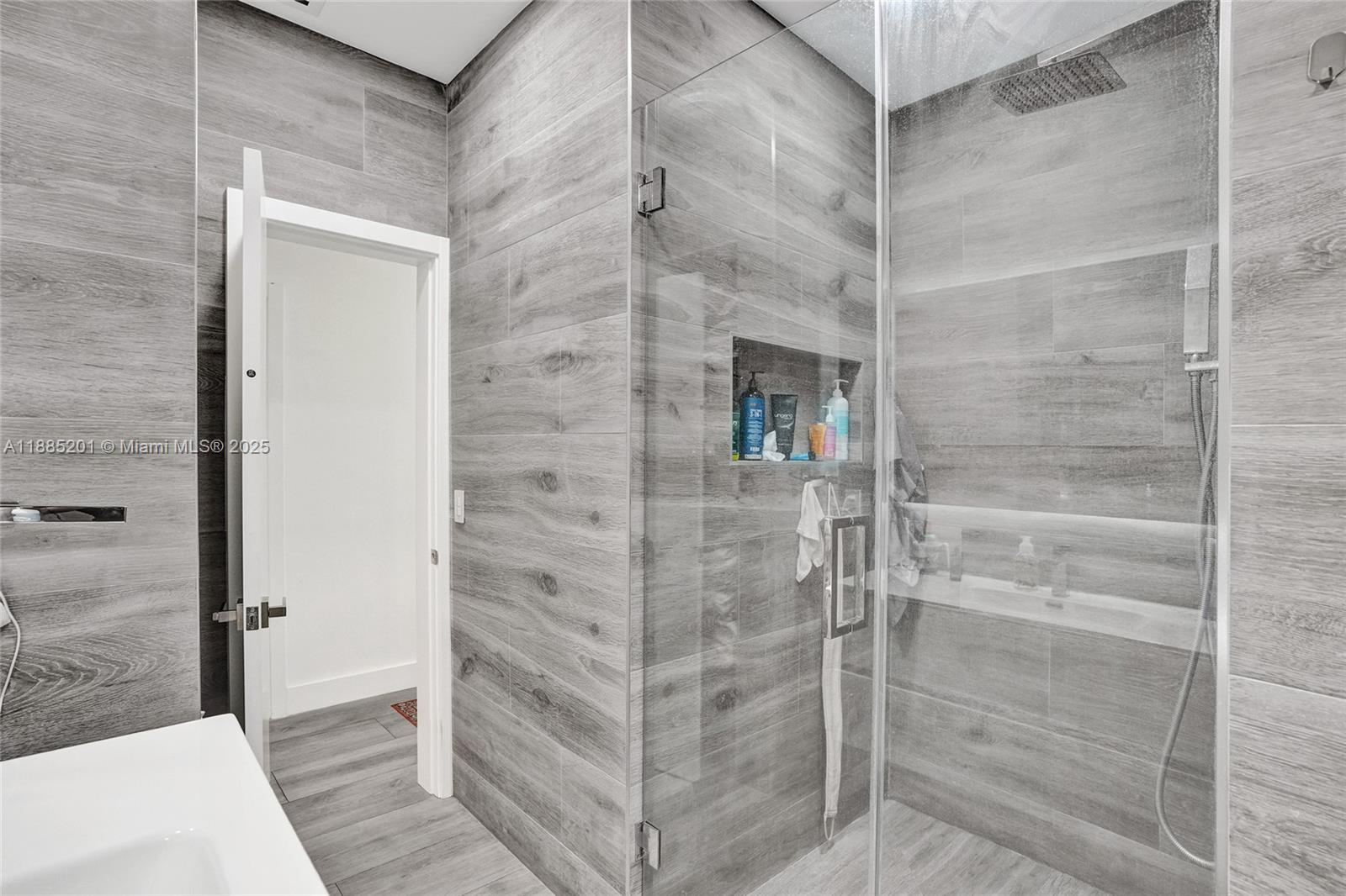 ORCHARD SUB 2 & 3 - Residential Lease