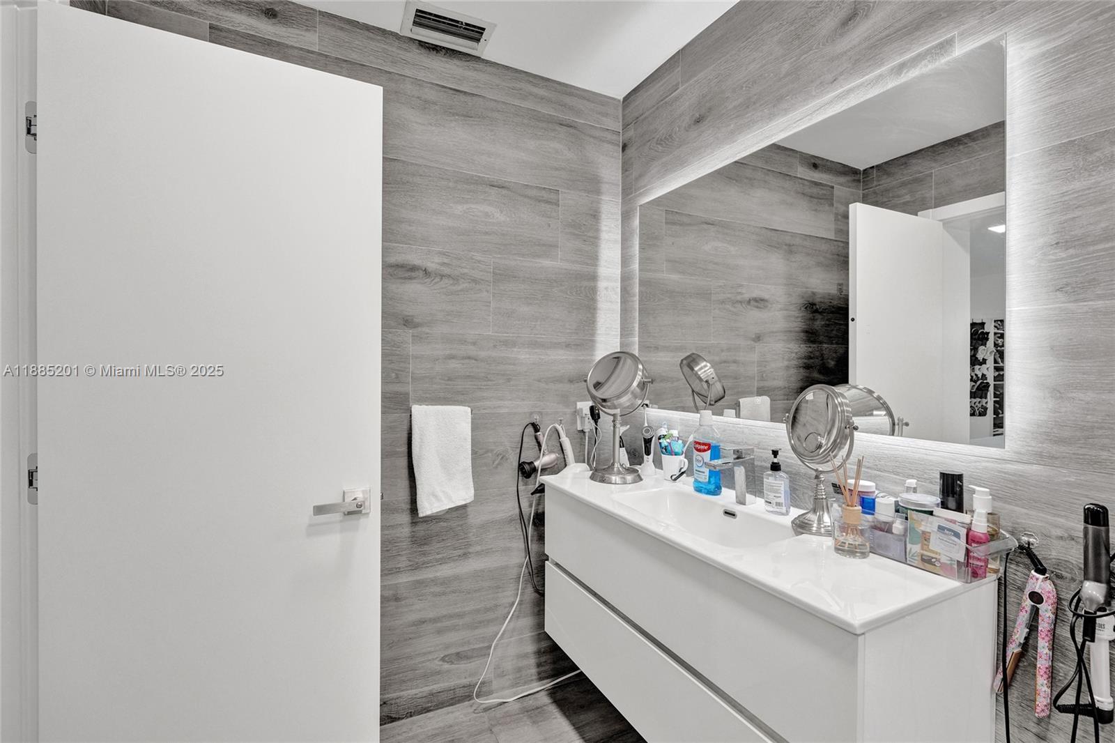 ORCHARD SUB 2 & 3 - Residential Lease