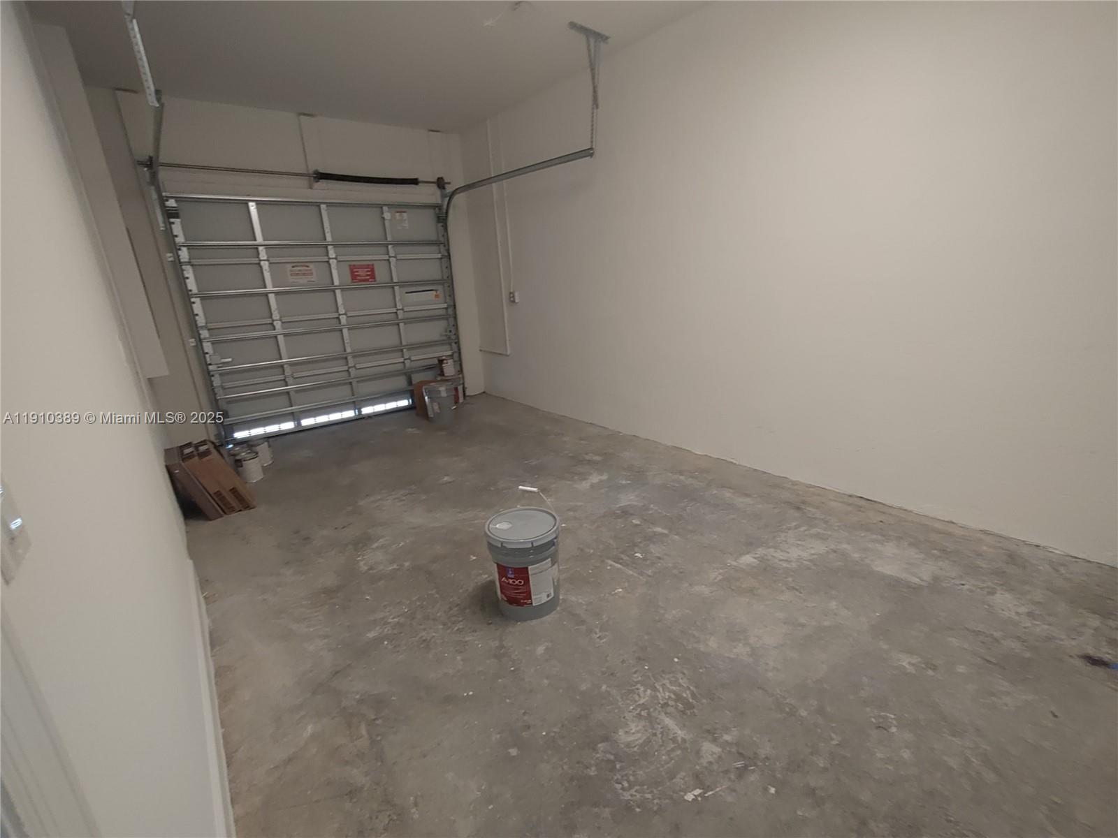 SUNSET TRAILS - Residential Lease