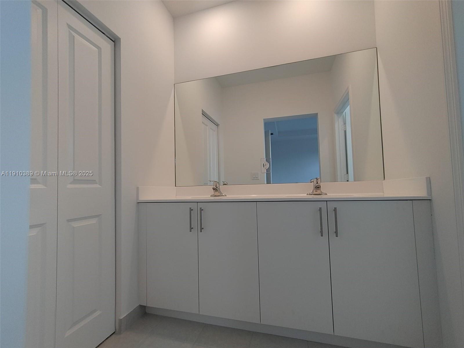 SUNSET TRAILS - Residential Lease