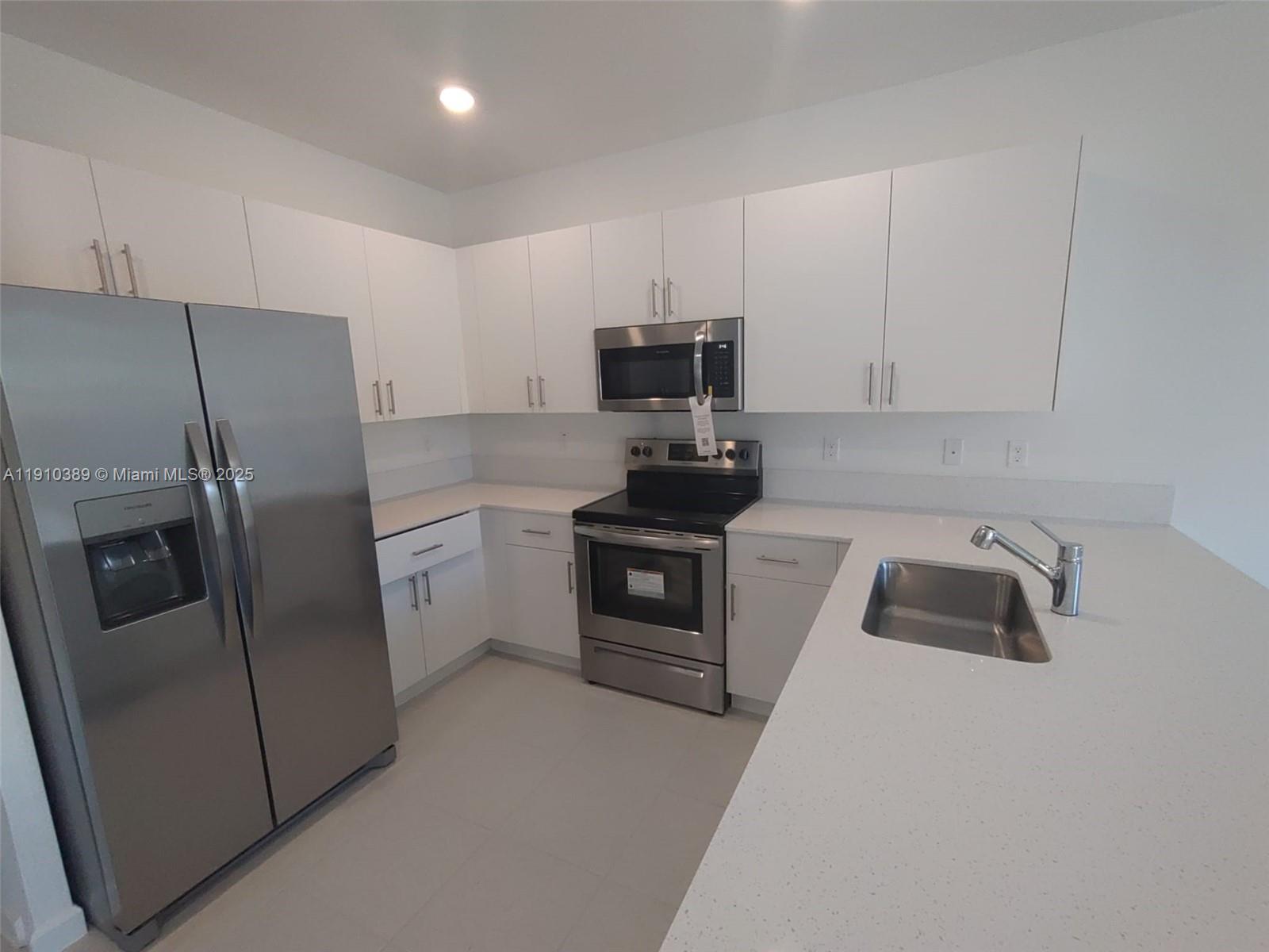 SUNSET TRAILS - Residential Lease