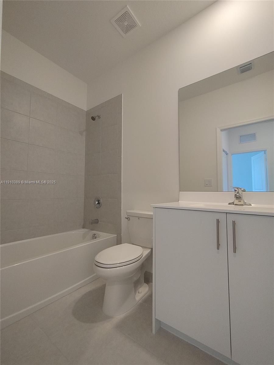 SUNSET TRAILS - Residential Lease