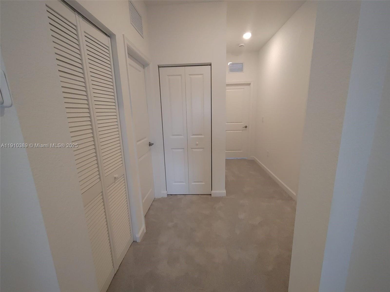 SUNSET TRAILS - Residential Lease